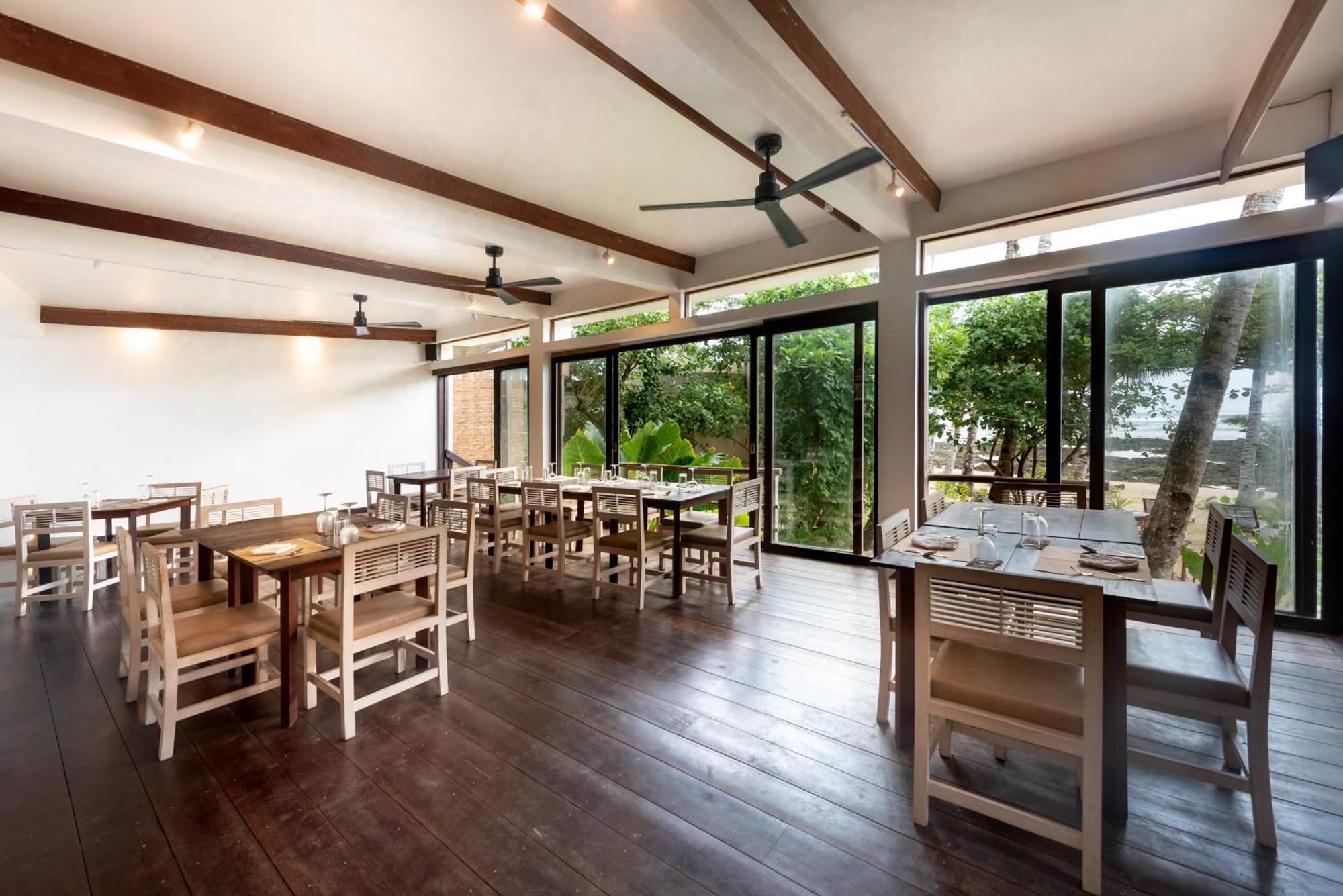 L'Osteria Luxe Beachfront B&B General Luna  Exteriér fotografie